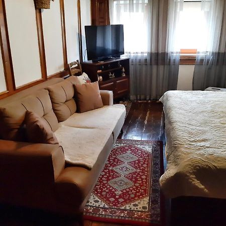 Kulla Dula Guesthouse Gjakova Exterior foto