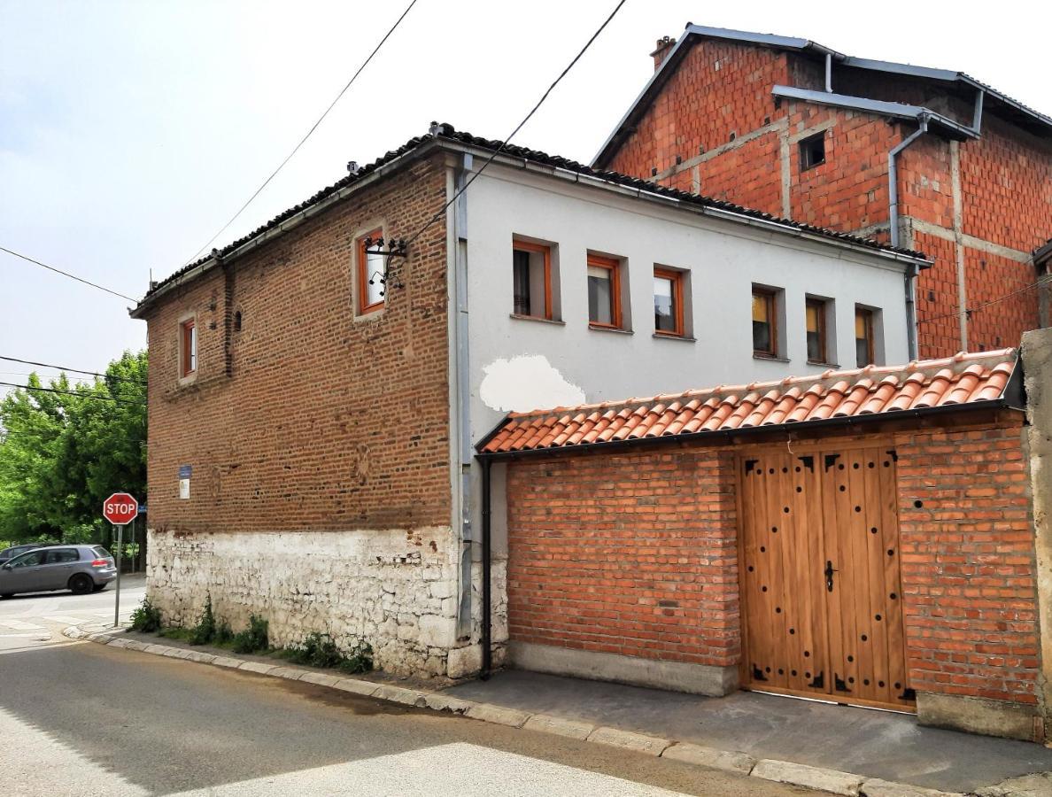 Kulla Dula Guesthouse Gjakova Exterior foto