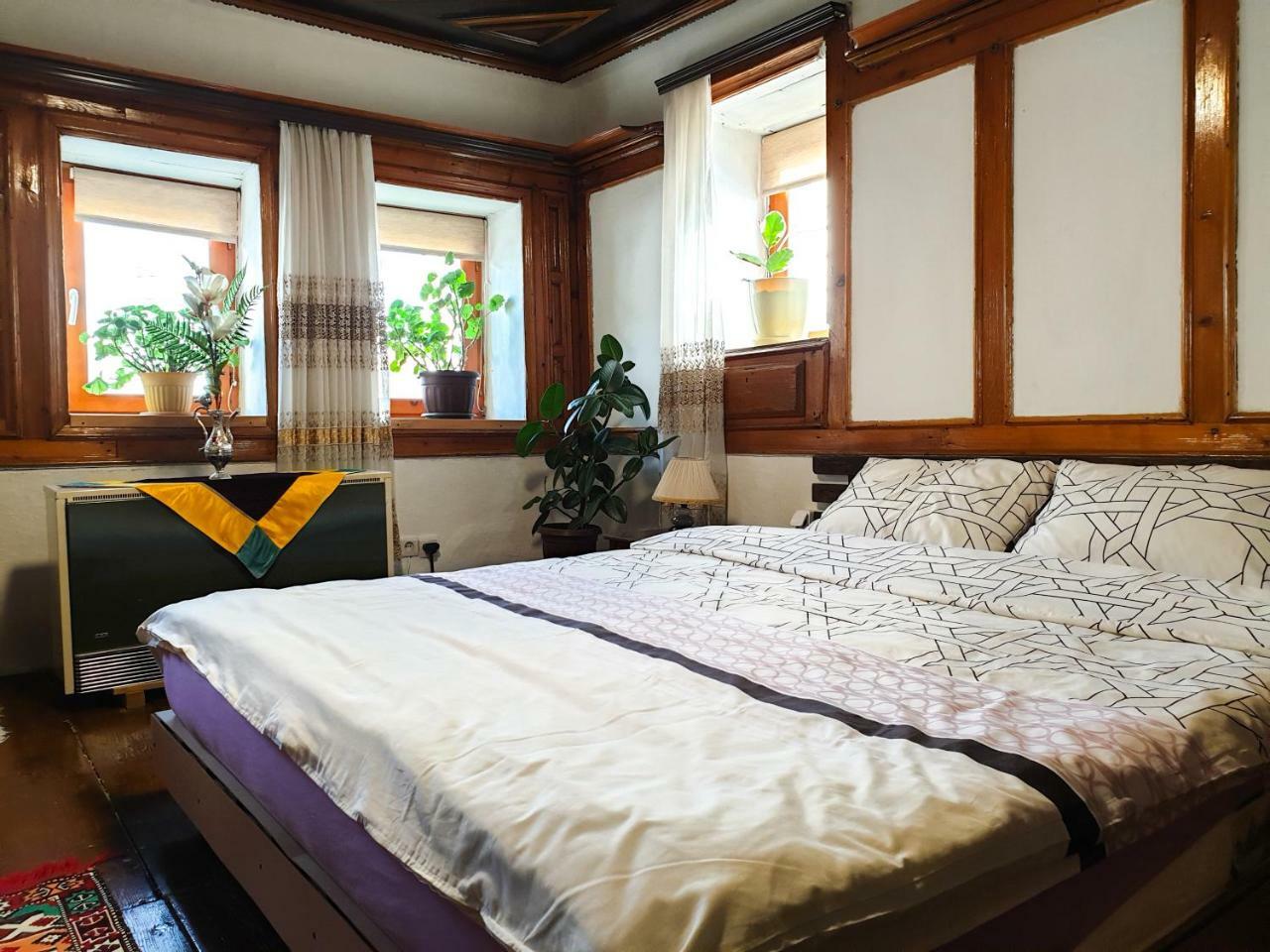 Kulla Dula Guesthouse Gjakova Exterior foto